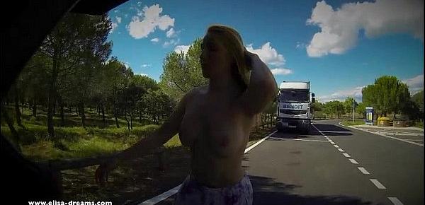  Flashing naked on a rest area for the truckers